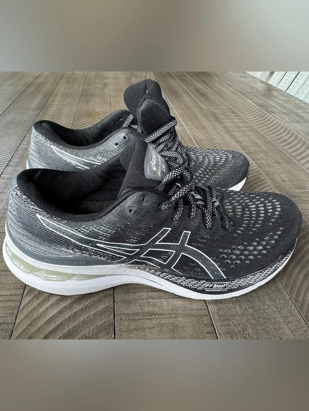 ASICS Gel-Kayano 28 Black/White Running Sneakers Women's Size 8.5